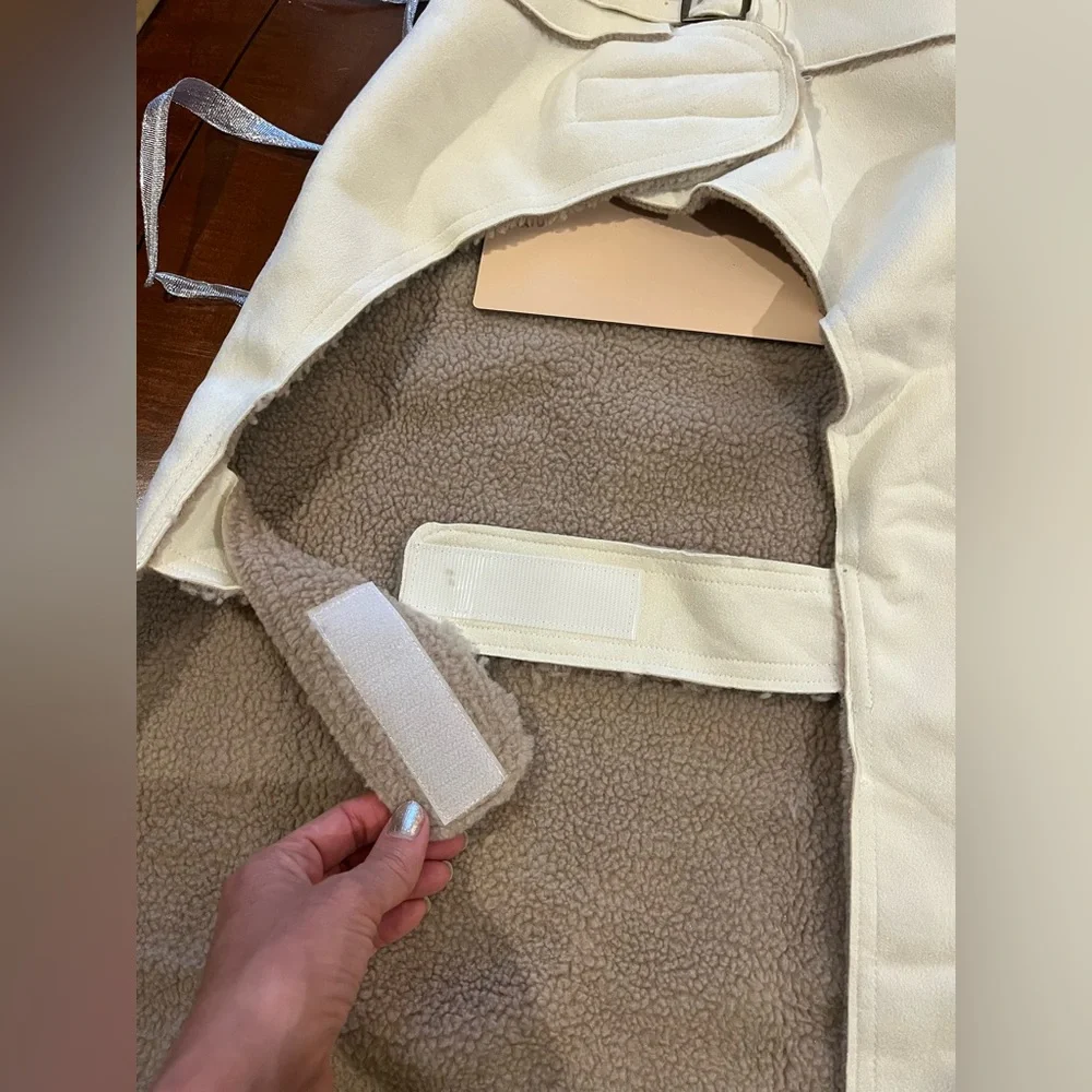 Dog jacket. Sherpa lining, adjustable fit, slot for leash. Ivory & brown. L. NWT